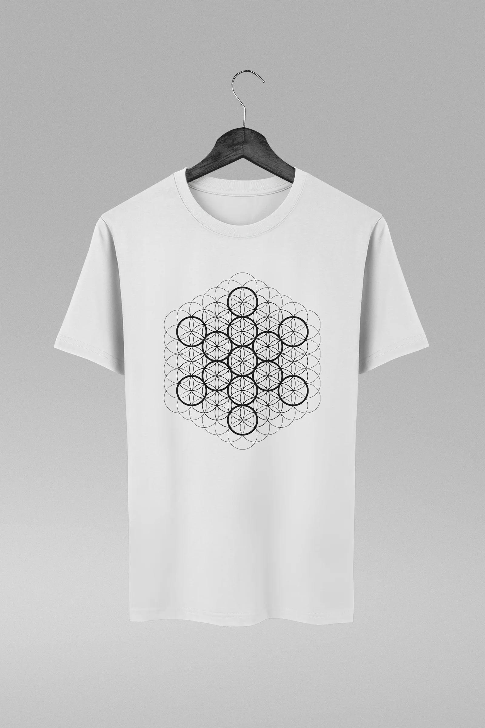Camiseta branca com estampa do Fruto da Vida Geometria Sagrada