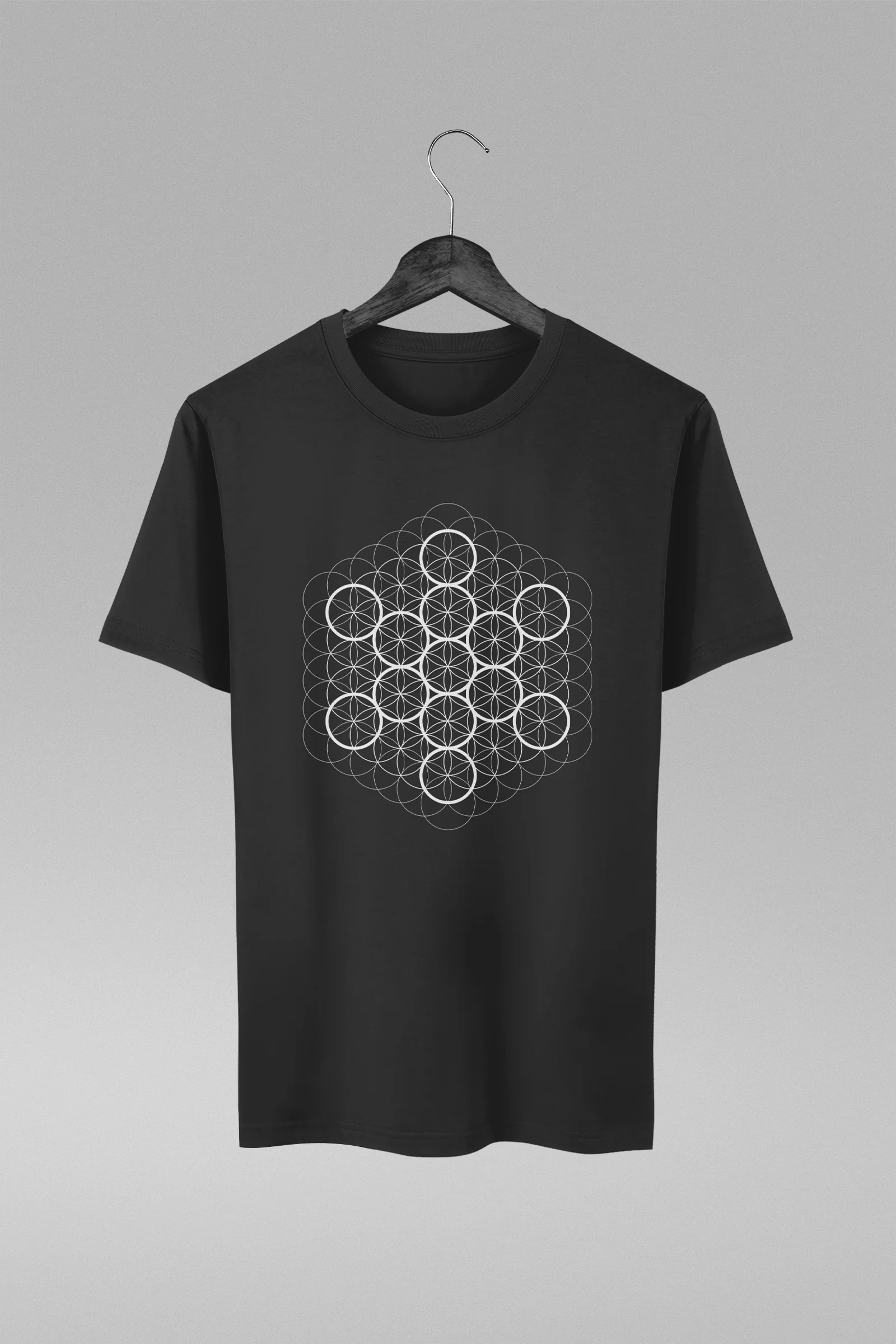 Camiseta preta com estampa do Fruto da Vida Geometria Sagrada