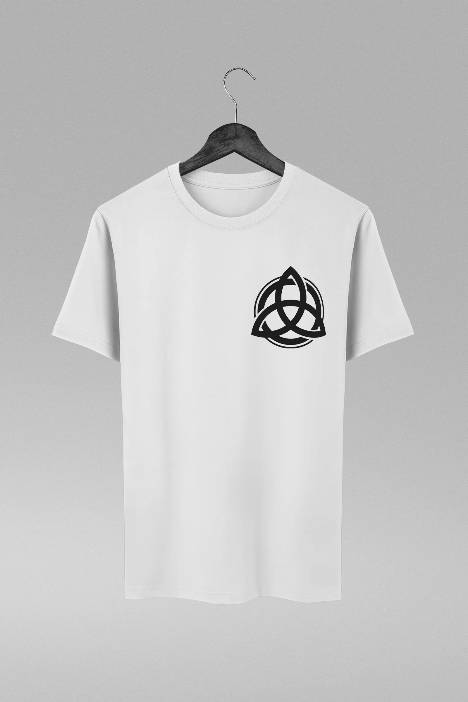 Camiseta branca com estampa da Trindade Geometria Sagrada